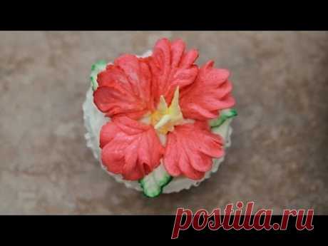 hibiscus cake-How to Decorate Cupcakes  &quot;Hibiscus Flower&quot;