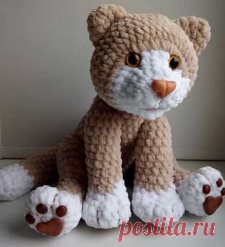 Кот Барсик амигуруми. Схемы и описания для вязания игрушек крючком! Бесплатный мастер-класс от Юлии Тихоновой по вязанию кота по имени Барсик. Высота вязаного котика примерно 20 см. Для изготовления плюшевой игрушки ав…