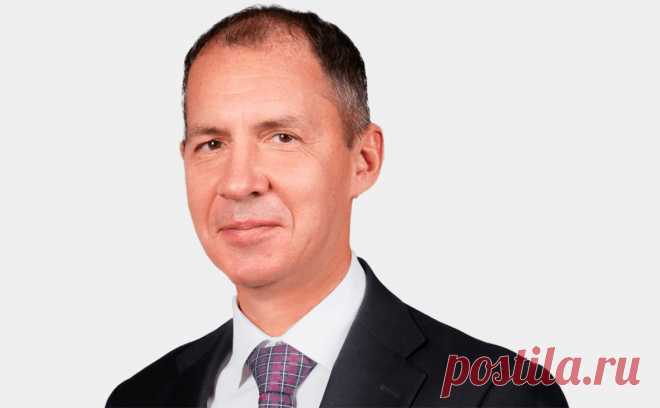 Один из крупнейших добытчиков минтая сменил гендиректора. Возглавивший год назад Русскую рыбопромышленную компанию Савелий Карпухин переходит на должность председателя совета директоров компании. Вместо него пост гендиректора займет операционный директор Константин Глобенко