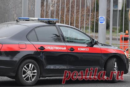 Жестоко избитая мужем россиянка пожалела его и умерла через месяц. В Верхотурье Свердловской области 41-летняя женщина умерла, после того как ее жестоко избил пьяный гражданский муж. Из-за ревности 42-летний сожитель нанес россиянке удары по голове, в результате она получила черепно-мозговую травму. Жертва домашнего насилия не обратилась в больницу сразу, пожалев мужчину.