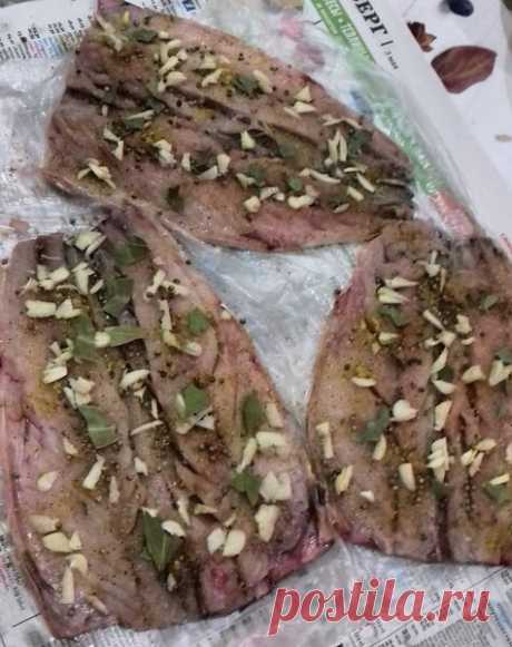 "Слабосолёная скумбрия из морозилки". Простой и очень вкусный рецепт посола рыбы | MyFlowersDream.ru | Яндекс Дзен