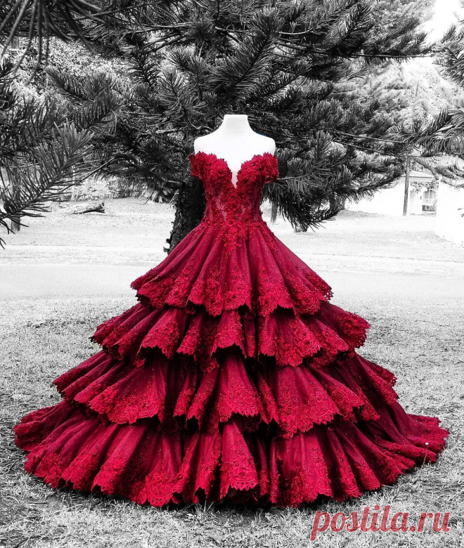 maktumangAllison #debut #maktumang #laces #fashion #design #dress #gown #red
