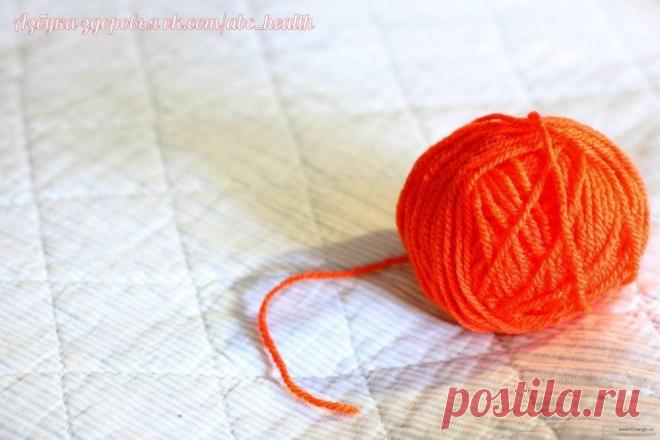 Чтобы муж крепче любил
Этот обряд, укрепляющий любовь между супругами, могут проводить как матери для своих детей, так и жены для мужей. 
На растущей луне или в полнолуние оторвите от красного шерстяного 
клубка две нитки: одну подлиннее, вторую - чуть короче. Длинная нитка 
Показать полностью…