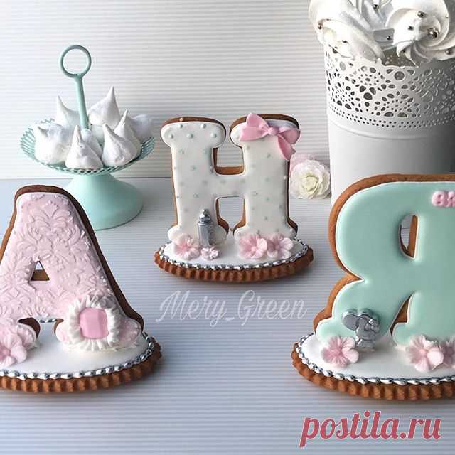 Декор, который после праздника можно схрумать😍 #пряничноеимя #пряники3d #пряникинагодик #кендибаркиев #кендибар #кендибарназаказ #кендибарнагодик #пряникиназаказ #пряникиназаказкиев #пряникикиев #пряникиукраина #пряникиназаказукраина #эксклюзивныепряники #пряникиручнойработы #пряникиназаказкиев #имбирныепряникикиев #пряничныечудеса #пряникидлякендибара #пряникидлядетей #пряникирасписные #пряникиручнойработы #имбирныепряники #киевграм #cookiesdecorados #cookiesdesign #cook...