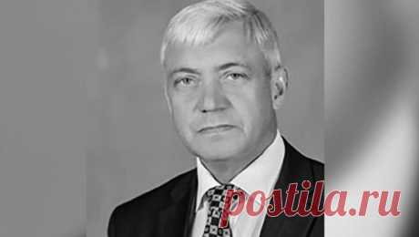 Бывшего губернатора Воронежской области Калашникова не стало. Первый губернатор Воронежской области Виктор Калашников ушел из жизни утром 1 декабря в своей квартире на улице Академика Королева в Москве. Об этом сообщает газета &quot;Московский комсомолец&quot; в Telegram-канале. По информации ...
