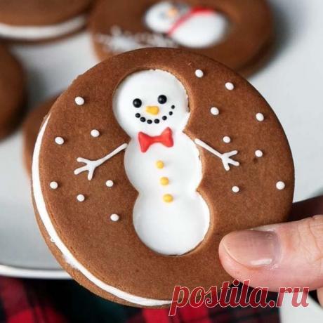 #Печенье на #праздничный_стол на #Рождество и #Новый_год
Простое и вкусное печенье на праздничный стол в виде снеговика с #маршмэллоу
- Мастер класс: как #испечь и #украсить печенье #Снеговик
#Витражное_печенье со снеговиком
- Советы. Как испечь витражное печенье