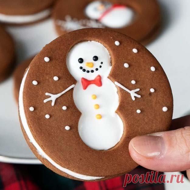 #Печенье на #праздничный_стол на #Рождество и #Новый_год 

Простое и вкусное печенье на праздничный стол в виде снеговика с #маршмэллоу 
- Мастер класс: как #испечь и #украсить печенье #Снеговик

#Витражное_печенье со снеговиком
- Советы. Как испечь витражное печенье