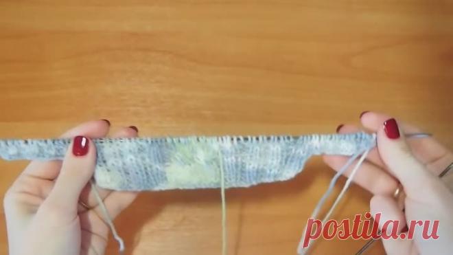 Вязаные тапочки (носки) спицами, без швов. Knitted slippers.