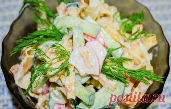 Салат с крабовыми палочками и яичными блинчиками — Домашний уют