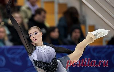 Фигуристка Молчанова призналась, что выступала с травмой на этапе Гран-при в Казани. Спортсменка после утренней тренировки почувствовала сильную боль в ноге, которая не уходила во время проката