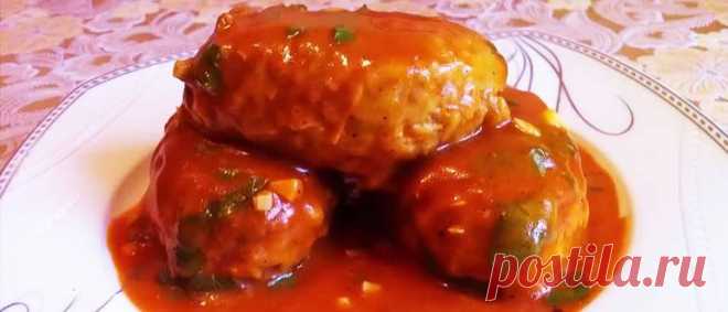 Ленивые голубцы с капустой рисом и фаршем в кастрюле рецепт с фото В нашем меню мясных блюд - рецепт ленивых голубцов с капустой и фаршем и рисом. Почему называются ленивые голубцы, да потому что, в отличие от обычных голубцов, фарш с рисом не заворачиваются в капустный лист, а смешивается с мелко нарубленной капустой и готовится как мясные тефтели.Смотрим рецепт ленивых голубцов...