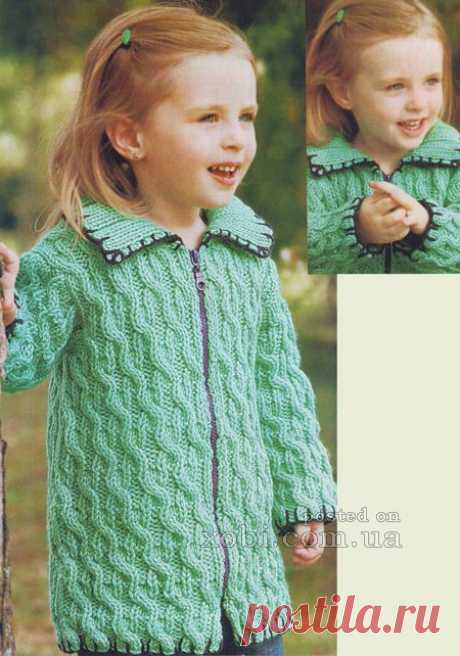 детское вязаное пальто цвета аквамарин