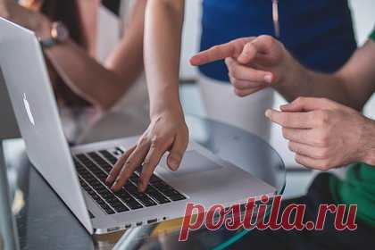 Девушка необычно отомстила раздражающему начальнику. Девушка рассказала на Reddit, как однажды необычно отомстила раздражавшему ее начальнику. «Мой начальник был из разряда "его повысили только потому, что он свой парень"», — заявила она. Автор заверила, что бывший босс частенько проводил время на работе, просто болтая с коллегами или клиентами.