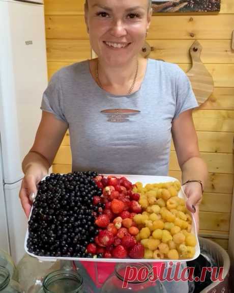 ☘️ДАЧА🏡ДОМ🐔ФЕРМА☘️САД в Instagram: «Всем доброе утро!!!😊😊😊 ⠀ Я всегда заготавливаю много компота на зиму😋. Мы не пьём покупную водичку из магазина с увкуснителями🙅‍♀️. Свой…»