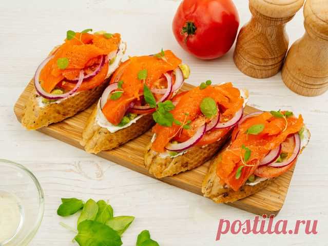 Бутерброд с семгой, авокадо, помидорами и луком – пошаговый рецепт приготовления с фото