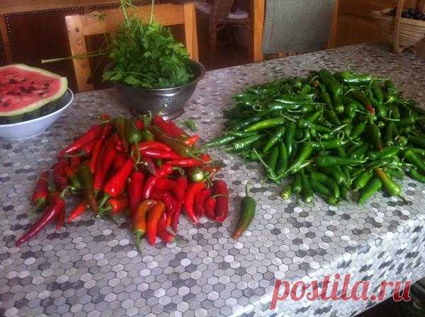 Острый перец в сладком маринаде