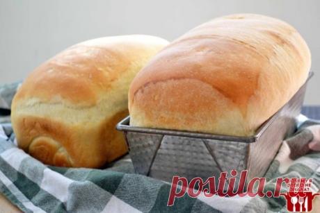 Хлеб «Домашний» Предлагаю вашему вниманию самый простой рецепт хлеба. Готовится он очень легко, а получается такой вкусный! А какой аромат стоит во время выпечки! Как я уже сказала, этот рецепт очень простой. Из указанного количества ингредиентов получается 1 булка хлеба, весом около 600 г. Ингредиенты 300 мл молока 7 г сухих дрожжей (или 30 сырых) 2 ч.л. сахара 3 ст.л. растительного масла (я использовала оливковое) 1 ч.л. соли 400–450 г муки Приготовление Шаг 1 Молоко подогреть (оно должно быть