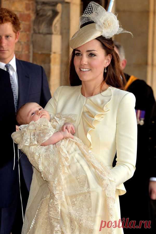 Kate Middleton In Alexander McQueen With Prince George At His Christening, October 2013 - Kate Middleton Fashion Moments | InStyle UK