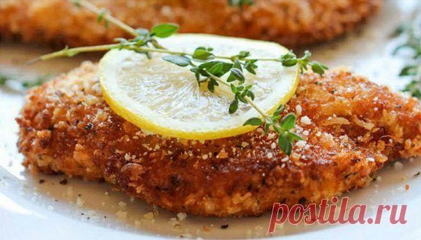 Wall | VK
Филе куриной грудки слегка отбейте с обеих сторон, предварительно поместив их в целлофановый пакет, чуть присолите, обмажьте Kitchens of India от iHerb - пастой для приготовления цыпленка карри (очень ароматной, в меру остренькой, с великолепной гармоничной подборкой ароматных трав ) чуть разбавив ее водичкой и соком лимона 1/1.
☀ Дайте примариноваться минут 10-15.