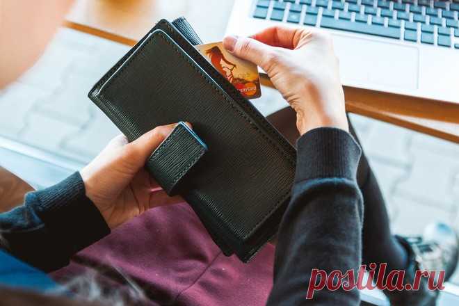 Специалисты рассказали, где нельзя расплачиваться банковской картой