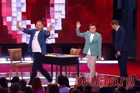 Известный режиссер назвал главное преимущество Comedy Club перед КВН. Известный режиссер Сарик Андреасян назвал главное преимущество юмористического шоу Comedy Club на ТНТ перед КВН на Первом канале. По мнению режиссера, основным преимуществом Comedy Club перед КВН является актуальность. Как отметил режиссер, Comedy Club, в отличие от телеигры, не транслирует устаревшие шутки.