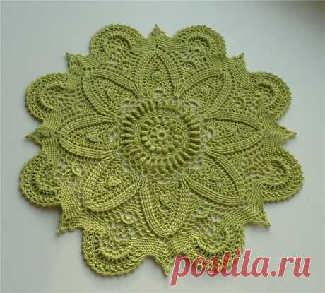Зеленая салфетка DOILY .