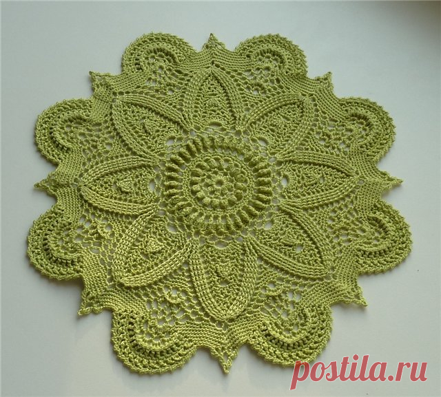 Зеленая салфетка DOILY .