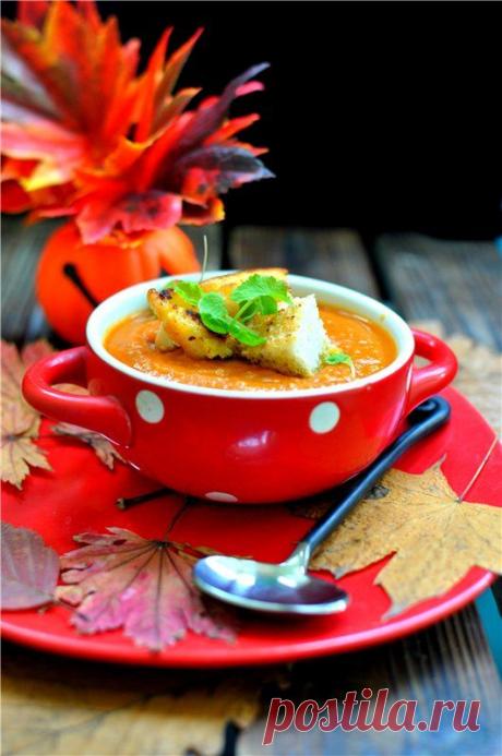 Осенний суп с гренками