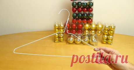 Рождественское украшение из ненужой вешалки
