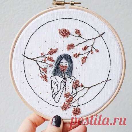 Девочки плетут косички: необычный подход к вышивке - Postel-Deluxe.ru