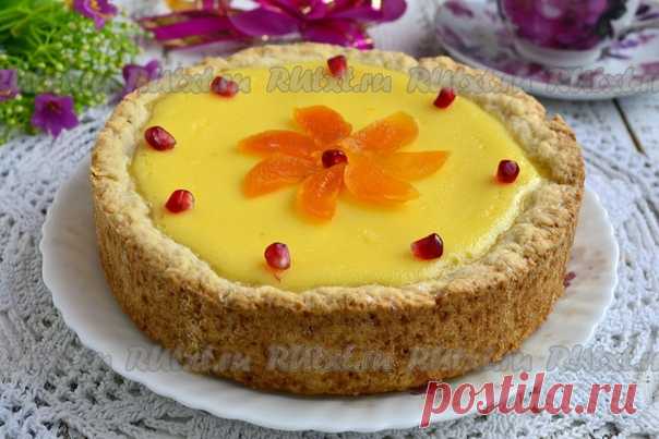 Ванильный сметанник от Елены Калининой

Ванильный сметанник - это безумно вкусная и ароматная выпечка, которую можно подать как для своих родных к вечернему чаю, так и для гостей на праздничный стол. Выглядит сметанник эффектно, а по вкусу очень похож на творожный чизкейк, только начинка в нем еще нежнее. Попробуйте обязательно, настоятельно рекомендую!
Для приготовления ванильного сметанника понадобится:
Для теста:
мука высшего сорта - 200 г;
яйцо куриное - 1 шт.;
масло с...