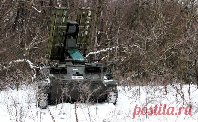 Над Брянской областью сбили беспилотник. Средства ПВО сбили украинский дрон над Брянским районом, сообщил глава региона Александр Богомаз в телеграм-канале.