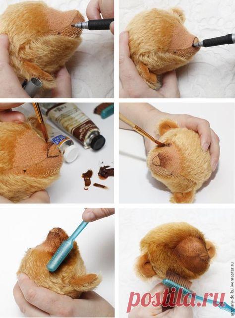 Вашему вниманию предлагается мастер-класс по шитью медведя по моей авторской выкройке. Я не стала называть мастер-класс 'по изготовлению мишки Тедди', так как всегда найдутся мастера, утверждающие, что 'настоящий Тедди шьется по другой технологии'. Поэтому мой мишка просто интерьерный. Дотошных и очень продвинутых в шитье медведей сразу хочу попросить не комментировать: 'а вот Вы не так…