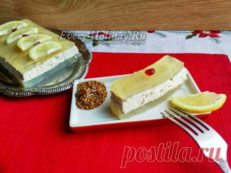 Полосатое заливное из курицы с плавленным сыром