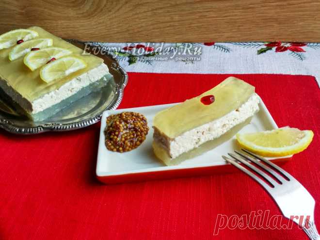 Полосатое заливное из курицы с плавленным сыром