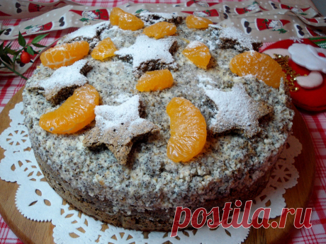 Рождественский маковый торт с мандаринами: рецепт с фото пошагово Нежный бисквит с оригинальным маковым вкусом - вкусная и сказочно красивая композиция. Украшен рождественский торт атрибутами новогоднего праздника.