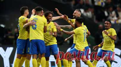 Защитник «Аль-Насра» Лапорт забил со своей половины поля в матче против «Интер Майами». Защитник «Аль-Насра» Эмерик Лапорт забил мяч со своей половины поля в товарищеском матче против «Интер Майами». Читать далее