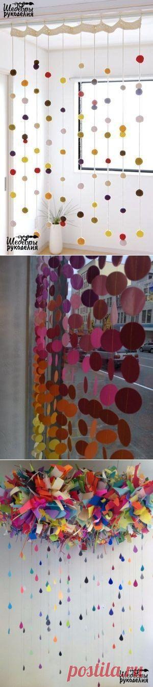 Украшения из помпонов, кругов, капелек.