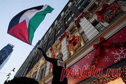 В США усилят борьбу с антисемитизмом и исламофобией. Власти США усилят борьбу с антисемитизмом и исламофобией в школах в связи с ростом инцидентов в кампусах. Отмечается, что Белый дом начинает внедрять новые инструменты из-за роста антисемитизма и исламофобии после начала конфликта между Израилем и ХАМАС. В связи с этим начнутся специальные слушания.