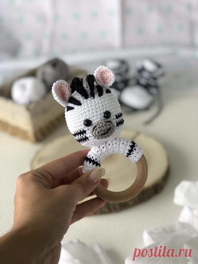 Сделайте погремушку малышу своими руками