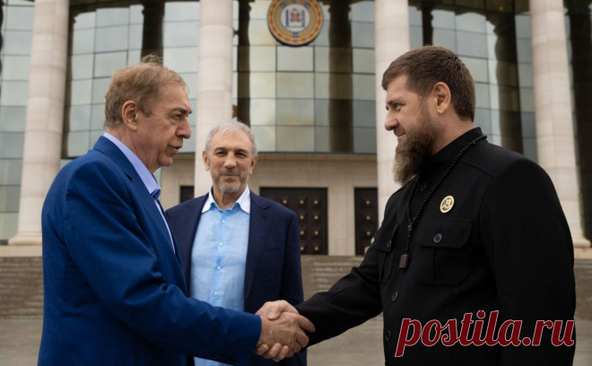Кадыров присвоил Гуцериеву звание почетного гражданина Чечни. Предприниматель Михаил Гуцериев стал почетным гражданином Чеченской Республики. Звание ему присвоил глава региона Рамзан Кадыров