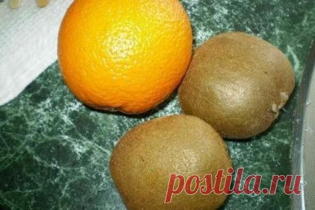 Фруктовое мороженое https://fashionable-mood.ru Что может быть вкуснее домашнего мороженого? И вариантов его приготовления море!
Ингредиенты:
- киви 2шт
- апельсин - 1шт
Приготовление:
Так как формы подходящей силиконовой...