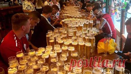 Туристы из Германии выпили 1245 бутылок пива за 3 часа и установили рекорд. Туристы из Германии установили мировой рекорд, выпив 1245 бутылок пива за три часа, пишет Oddity Central. В мероприятии участвовали 55 человек. Рекорд был поставлен на Майорке. Немецкие туристы, знавшие друг друга, скоординировались и ...