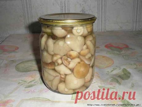 Маринованые грибы.