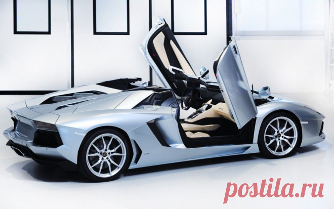 2013-Lamborghini-Aventador-LP-700-4-Roadster-rear-three-quarter-doors-open Photo #290679 - Motor Trend WOT