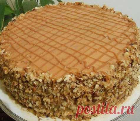 Самый любимый тортик
Бисквит:
6 яиц
3 стакана сахара
3 стакана муки
1 стакан молока
1 стакан растительного масла
2ч ложки разрыхлителя.
Яйца взбить пару минут, добавить сахар и взбить до пышности. Уменьшить скорость, добавить молоко, раст.масло. Затем все сухие ингредиенты. Тесто разделить на две части, во вторую добавить какао. У меня форма 24см, печь до готовности при 180°, минут 25-30.
Бисквиты пекла ночью, как остыли разделила на две части, закрыла пищевой пленкой и убрала в холодильник.
Э