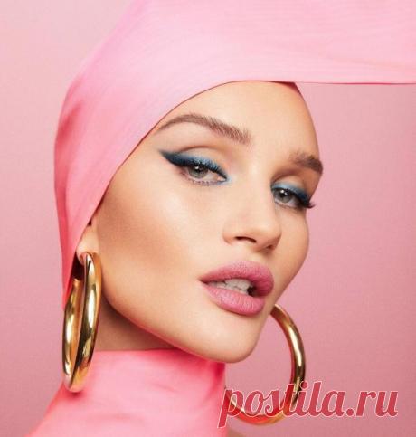 Рози Хантингтон-Уайтли: фото модели без макияжа очаровывают истинной красотой