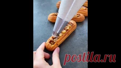 Рецепт начинки для эклеров «Яблочный штрудель» 

Очень просто, очень быстро и очень вкусно! Давайте готовить вместе  Ловите рецепт!  Рецепт от кондитера @pololololololololo  Сохраняйте в Закладки  и давайте приятно удивлять 
⠀
Слово Полине:

Аромат тёплого штруделя с корицей всё чаще стал разноситься в моем доме с наступлением холодов. А всё вкусное мне непременно и срочно хочется облечь в эклеры

И что может быть лучшей парой к этому яблочному наслаждению чем шари...