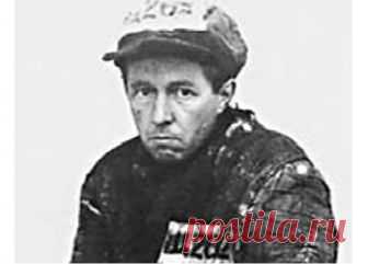 В 2003 году бывший друг и солагерник Александра Солженицына по Экибастузскому лагерю Семен Бадаш написал знаменитому борцу за правду и справедливость открытое письмо. В нем Бадаш прямым текстом говорил, что в течение семи лет заключения (из восьми) Солженицын «ни разу не брал в руки ни пилы, ни лопаты, ни молотка, ни кайла».