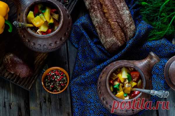 Запеченая печень с овощами в горшочке Читать далее...